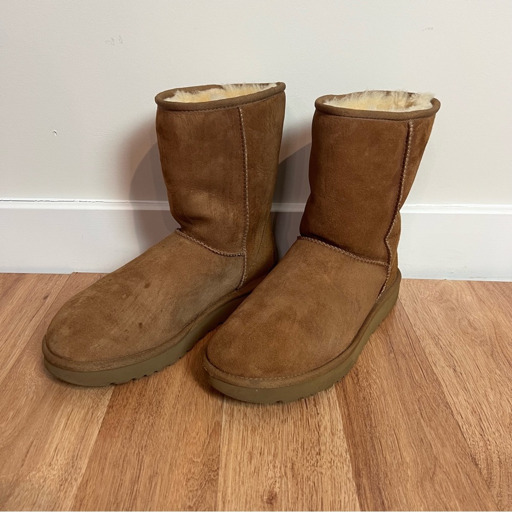 UGG Chestnut Short II Boot Shoes Women Size 10 Winter Fall Comfy Preppy